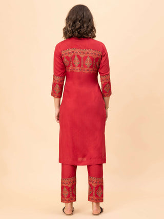 Block print maroon cotton kurti set with golden organza dupatta.