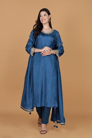 Women Embroidered Empire Aari Work Pure Silk Kurta with Trousers & With Dupatta