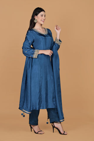 Women Embroidered Empire Aari Work Pure Silk Kurta with Trousers & With Dupatta