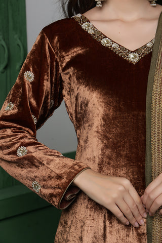 Velvet Ember Elegance Hand-Embroidered Kurta Set - Mocha Brown