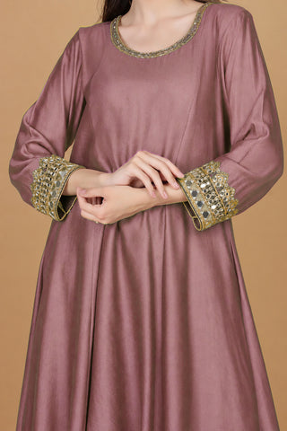 EARTHY PINK  SELF KATAN KURTA AND PANT WITH MIRROR WORK AND GEORGGETTE DUPPATTA