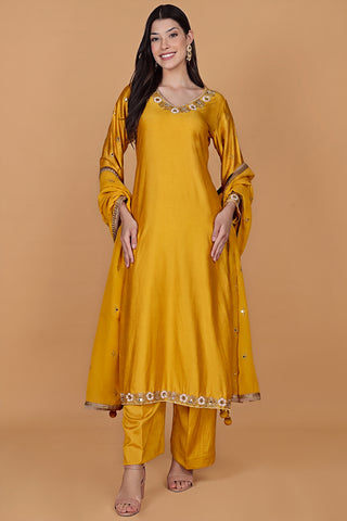 MUSTARD  SELF KATAN KURTA PANT SET WITH CUTDANA PEARL MIRROR EMBROIDEREY AND ORGANZA DUPPATTA