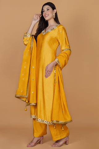 MUSTARD  SELF KATAN KURTA PANT SET WITH CUTDANA PEARL MIRROR EMBROIDEREY AND ORGANZA DUPPATTA