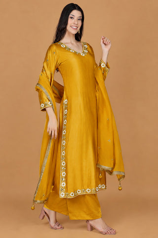 MUSTARD  SELF KATAN KURTA PANT SET WITH CUTDANA PEARL MIRROR EMBROIDEREY AND ORGANZA DUPPATTA