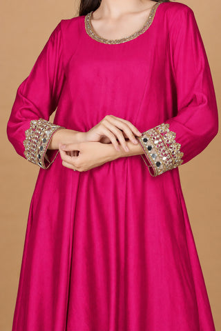 FUSCIA  SELF KATAN KURTA AND PANT WITH MIRROR WORK AND GEORGGETTE DUPPATTA