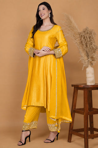 YELLOW MUSTARD SELF KATAN KURTA AND PANT WITH MIRROR WORK AND GEORGGETTE DUPPATTA