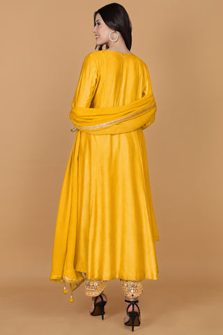 YELLOW MUSTARD SELF KATAN KURTA AND PANT WITH MIRROR WORK AND GEORGGETTE DUPPATTA